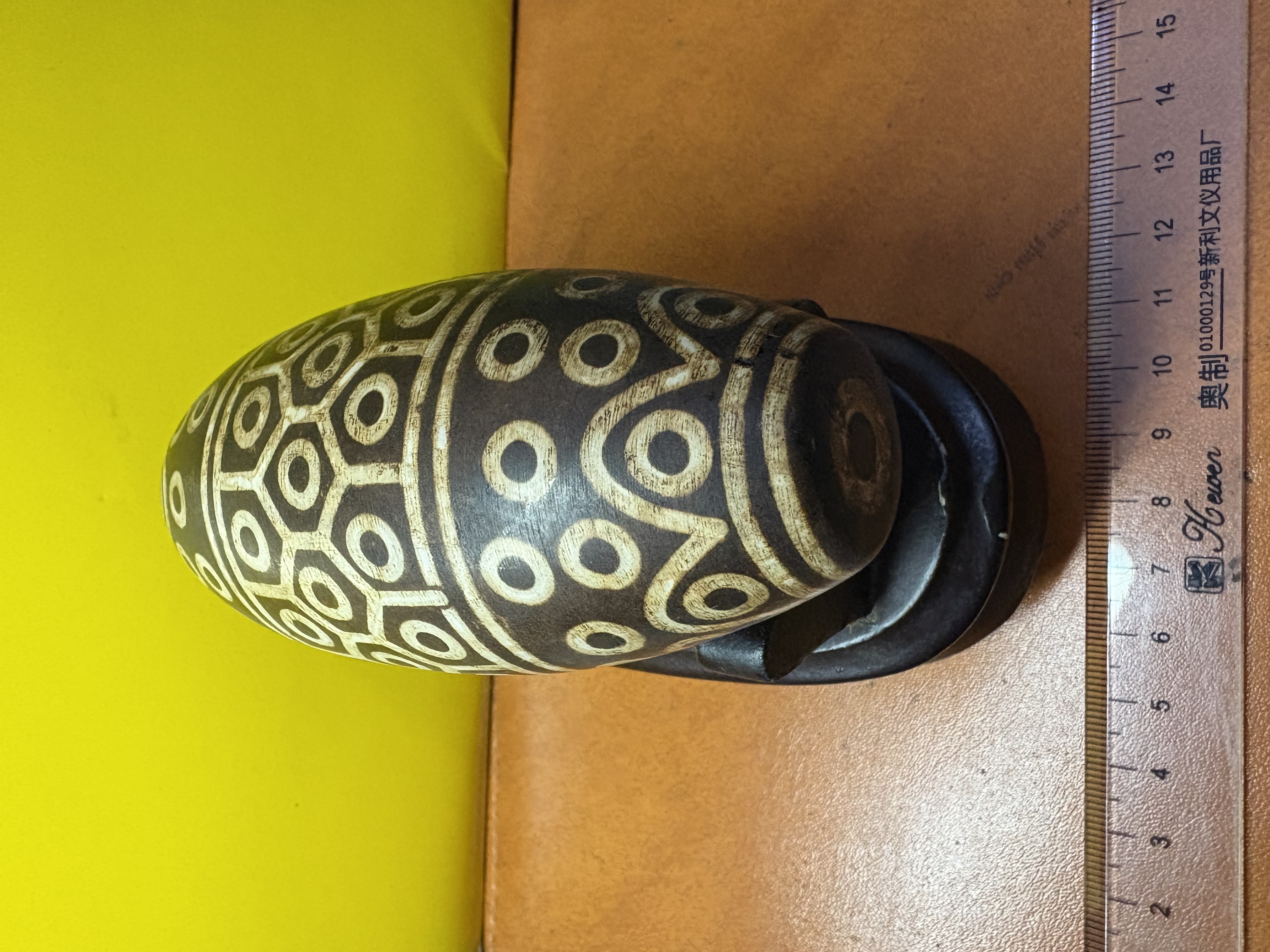 Hạt Dzi cỡ lớn 11x5cm, hình bầu dục, 108 mắt.