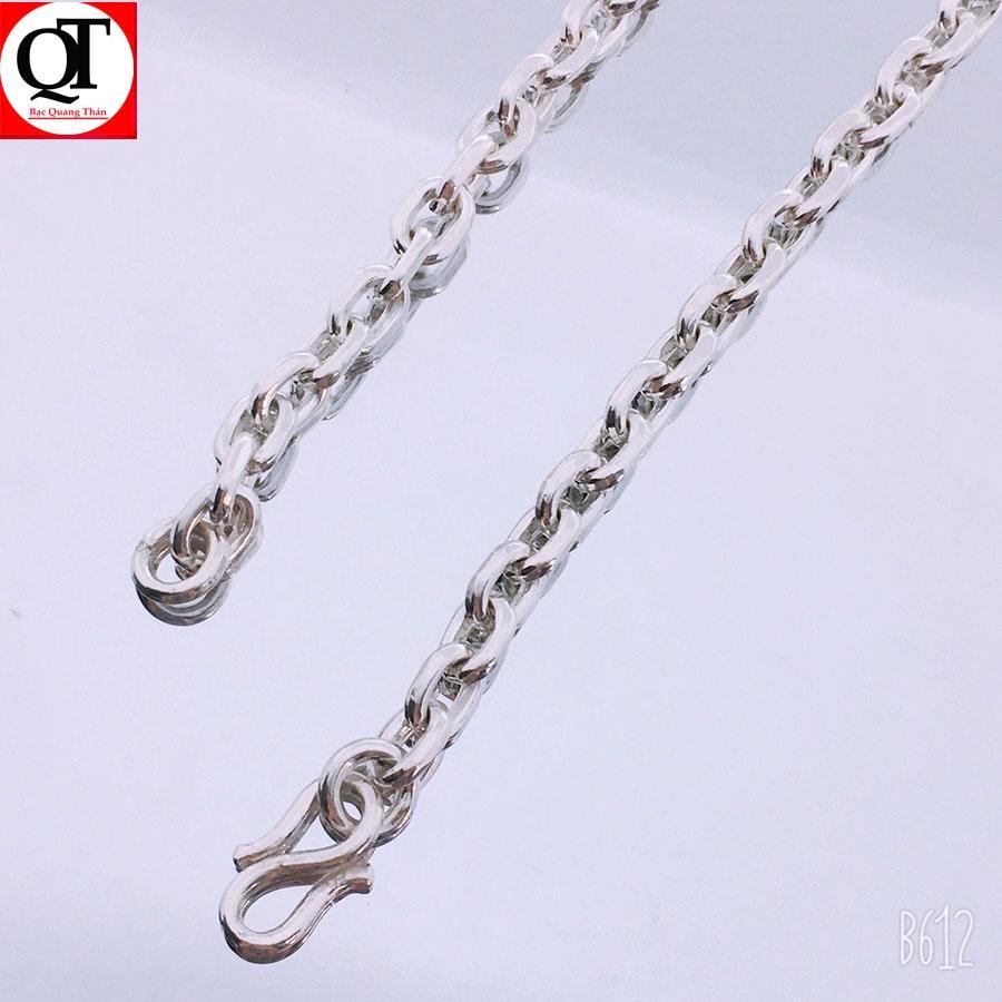 Dây chuyền bạc nam Bạc Quang Thản thiết kế kiểu dây tròn độ dài 50cm, trọng lượng có nhiều lựa chọn chất liệu bạc ta.