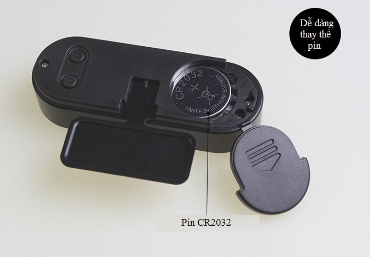 Đồng hồ mini kiêm máy đo nhiệt độ trên ô tô M2