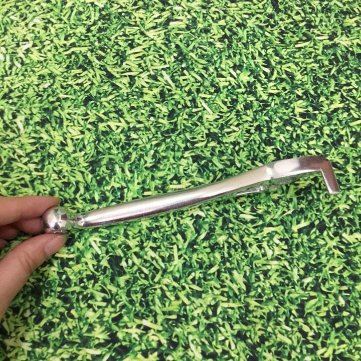 Tay thắng WAVE RS bên phải