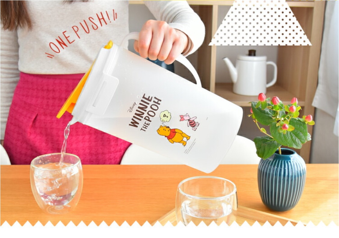 Bình nước nắp khóa Asvel Winnie The Pooh 2.0L - Made in Japan