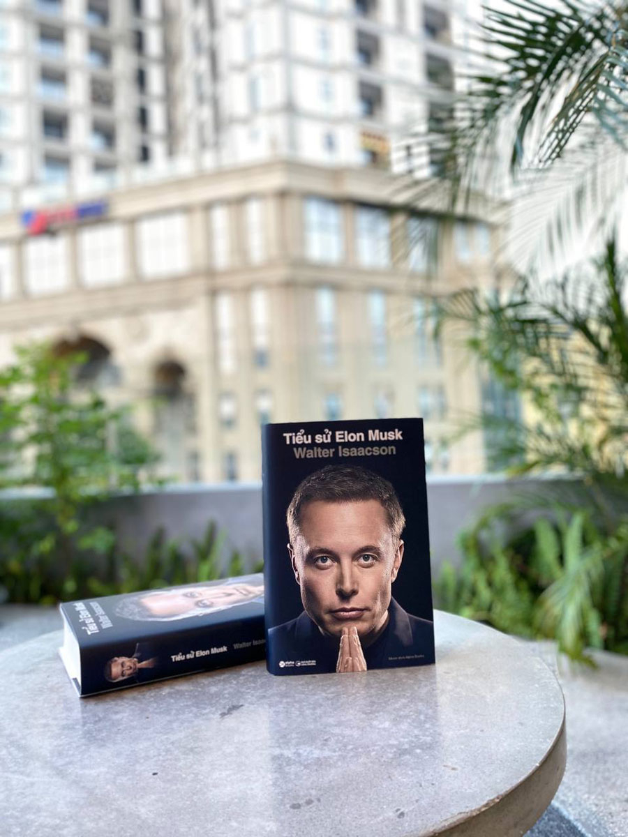 TIỂU SỬ ELON MUSK - Walter Isaacson - Nhiều dịch giả -