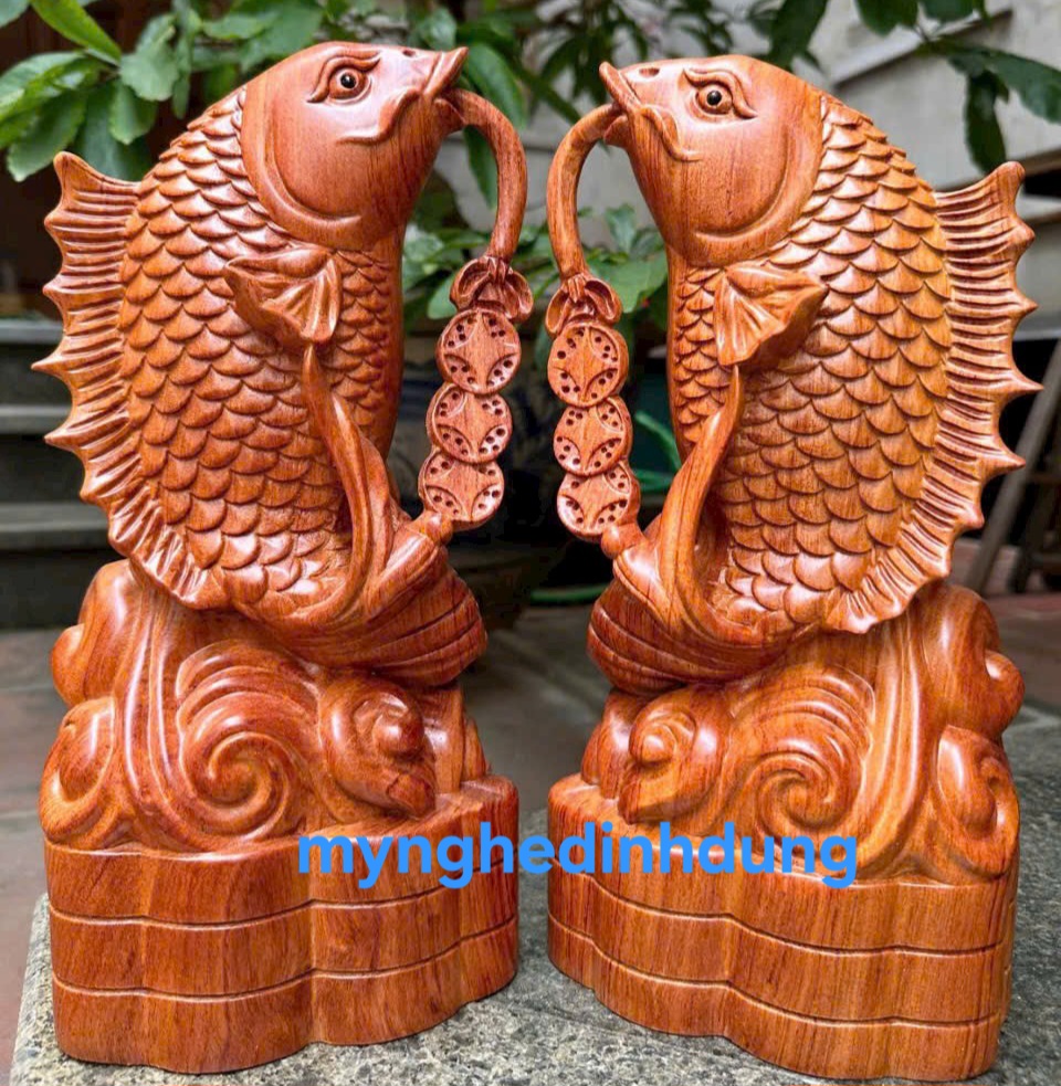 Cặp cá chép phong thủy bằng gỗ hương đá cao 30x15x9cm