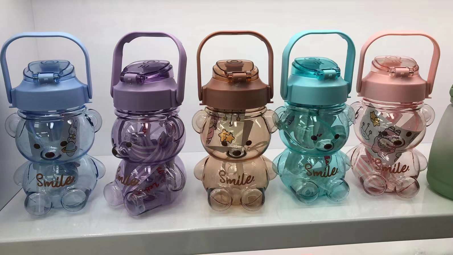Bình Nước Bằng Nhựa Hình Gấu Hàn Quốc SMILE 1,4 Lít
