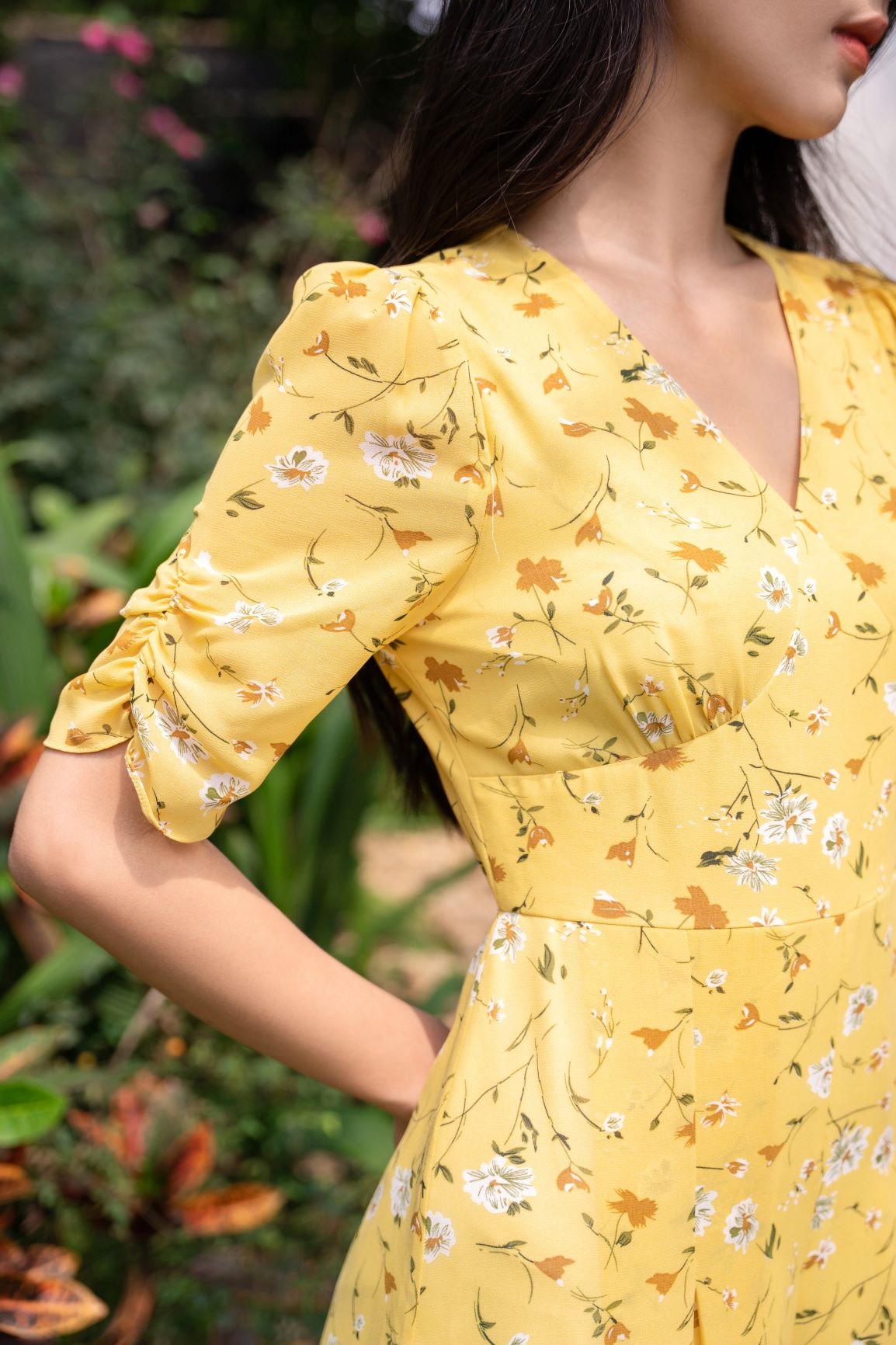 Jumpsuit A quần xếp ly, hở lưng sau J2003-21