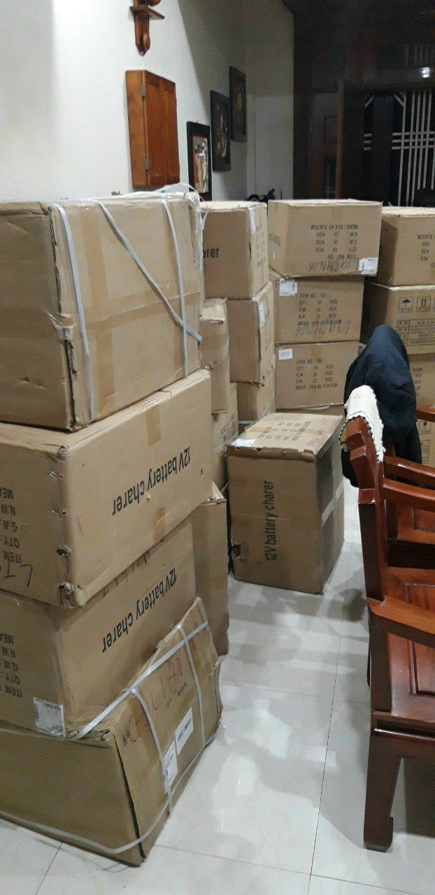 Sạc ắc quy Foxsur chính hãng - sạc thông minh tự ngắt khi sạc đầy, chế độ khử sulphat phục hồi bình yếu, chống ngắn mạch, chống chập cực ngược cực thông minh, quạt tản nhiệt tự động.