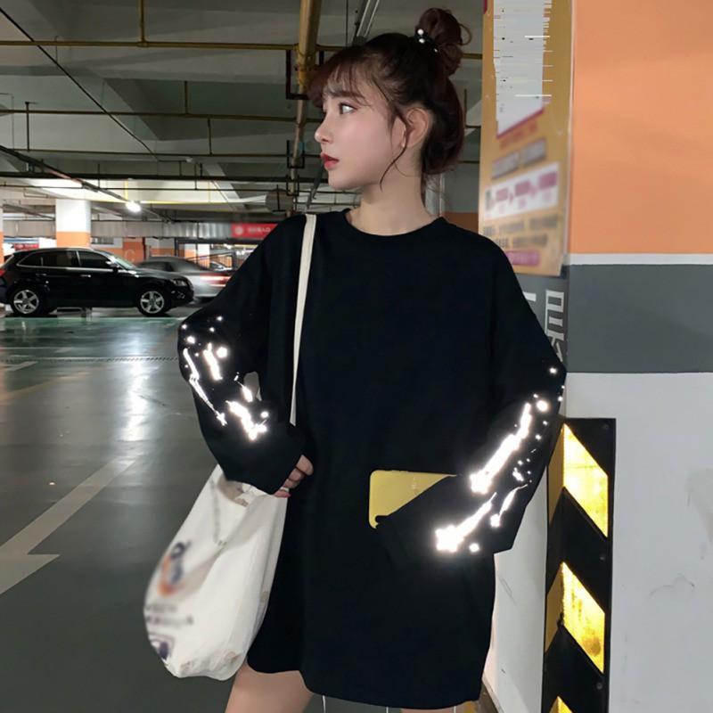 Áo thun tay dài dáng rộng thời trang cá tính