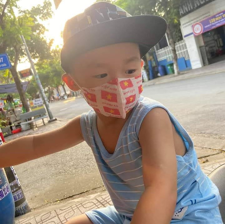 Hộp 10 cái Khẩu trang y tế Khánh An Kids Family dành cho trẻ em từ 1 đến 5 tuổi