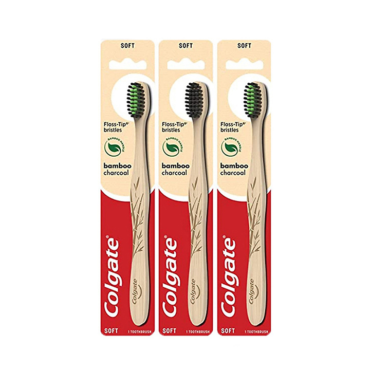 Bộ 3 bàn chải đánh răng Colgate than hoạt tính kháng vi khuẩn Bamboo Charcoal từ tre thiên nhiên