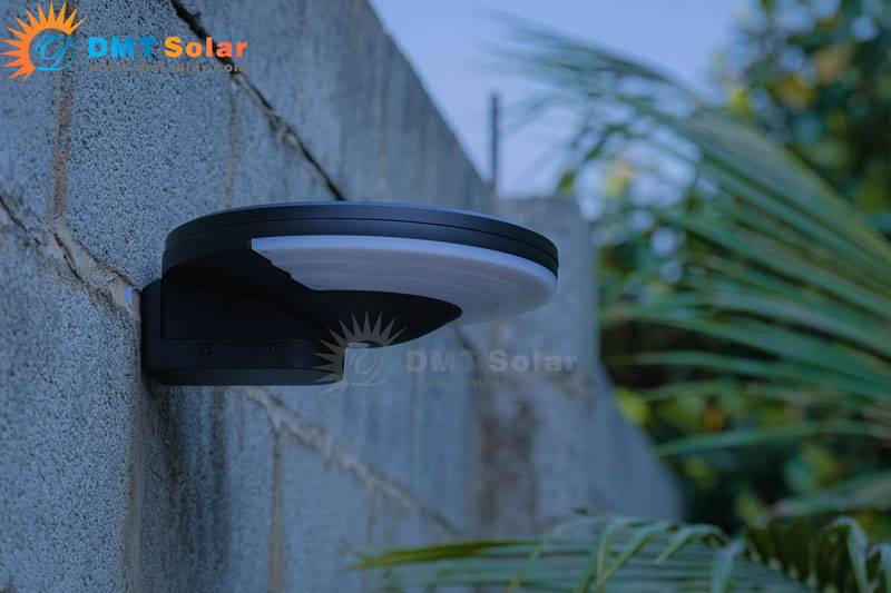 ĐÈN NĂNG LƯỢNG MẶT TRỜI TREO TƯỜNG