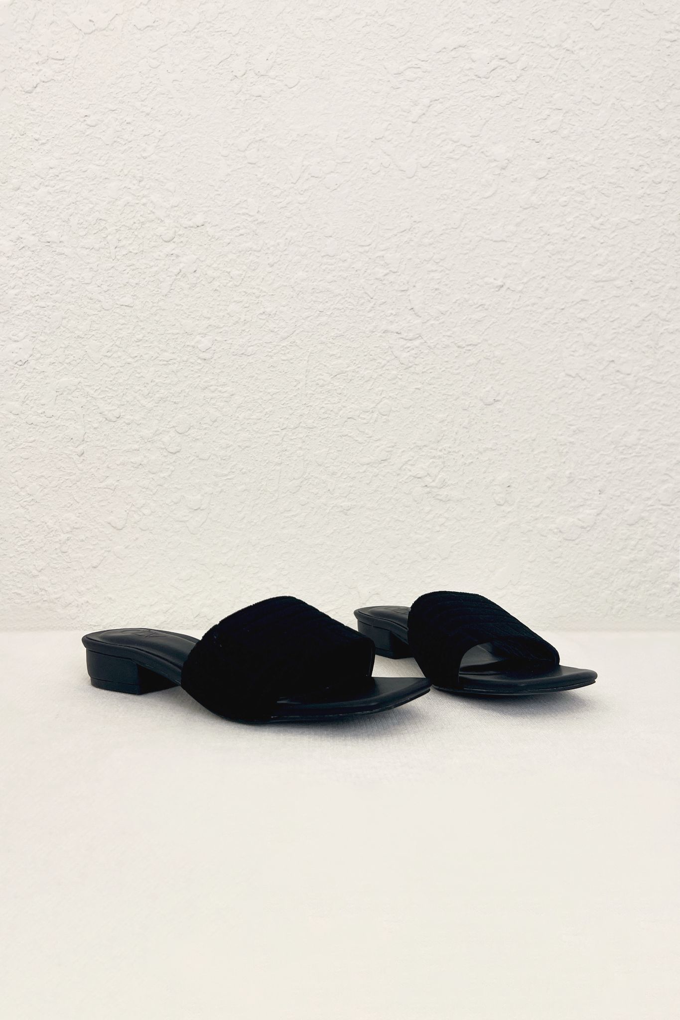 OLV - Dép Cielo Slippers In Black