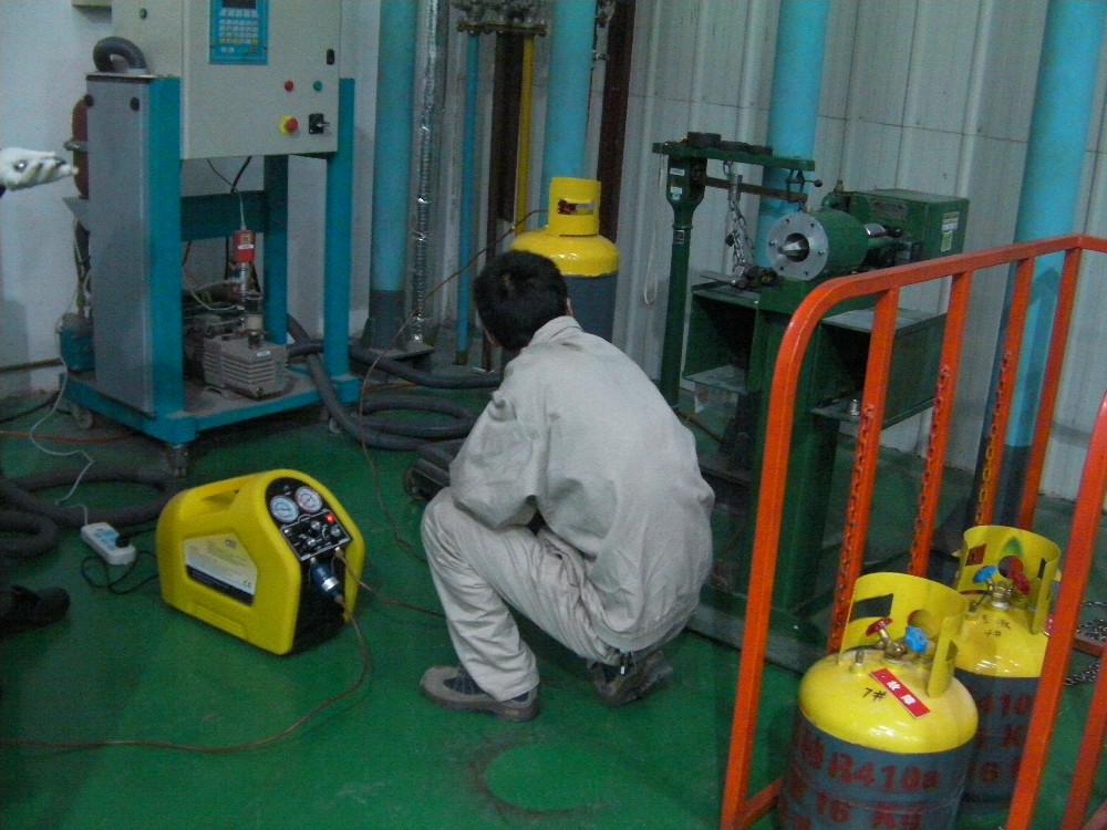 Máy thu hồi gas lạnh CM2000 chuyên dụng chính hãng nhập khẩu công suất cao giá rẻ sử dụng trong công nghiệp