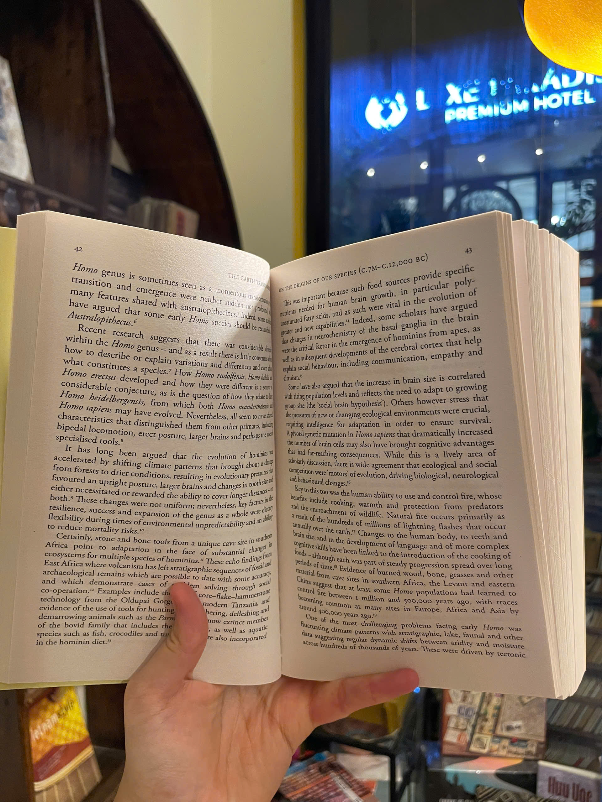 Sách - The Earth Transformed: An Untold History by Peter Frankopan - History/Nonfiction English book