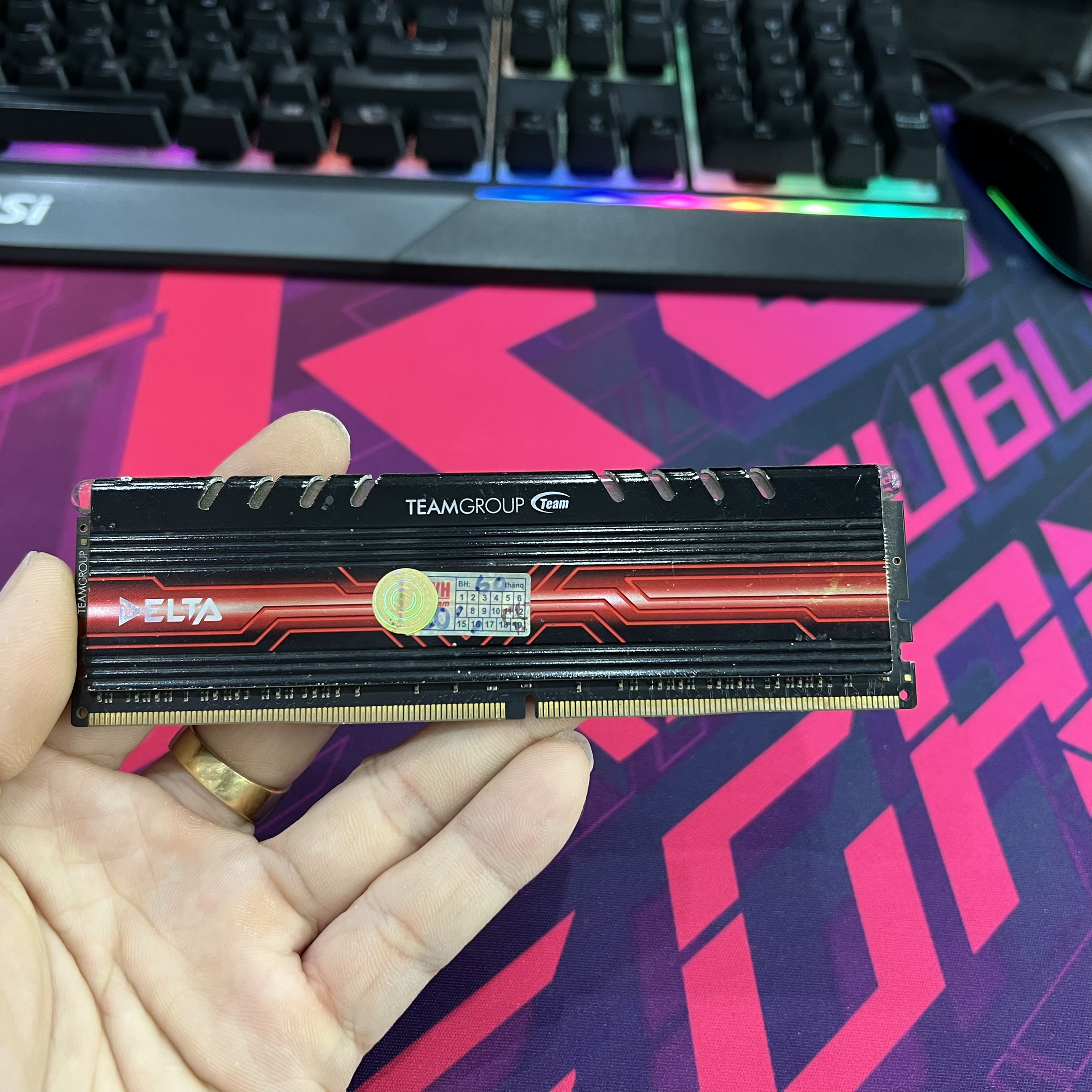 Ram Teamgroup Delta 4GB DDR4 2400 Tản Nhiệt Led Đỏ - Hàng chính hãng