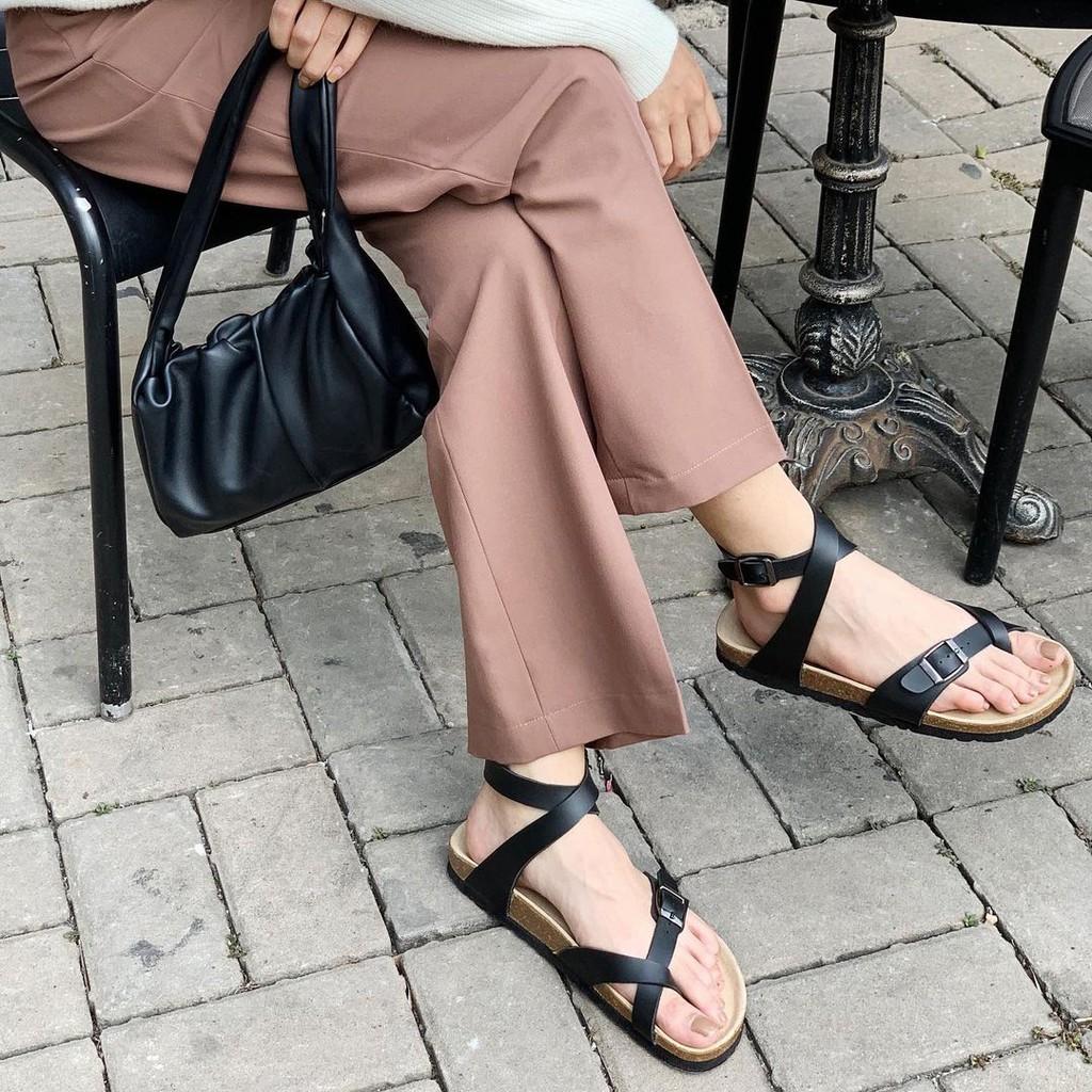 Sandal Unisex HuuCuong xỏ ngón cổ cao đen đế trấu