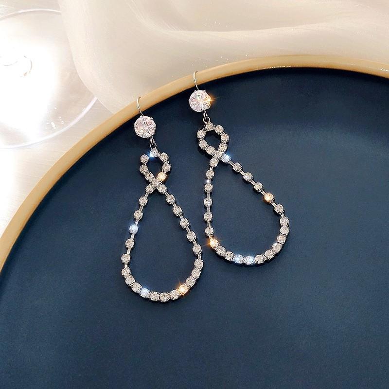 BÔNG TAI ĐÍNH ĐÁ , SIÊU SANG PHONG CÁCH HÀN QUỐC " Cực Xinh" HOT