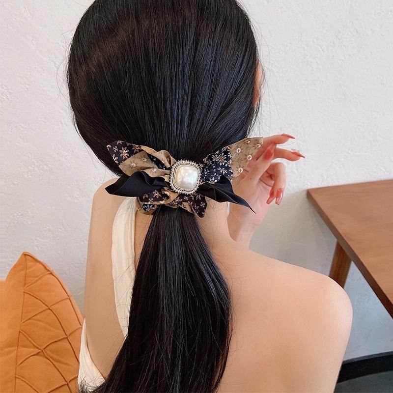 PK773 Scrunchies buộc tóc nhiều tông be, đính hạt; style hoàng gia nhiều lớp sang chảnh