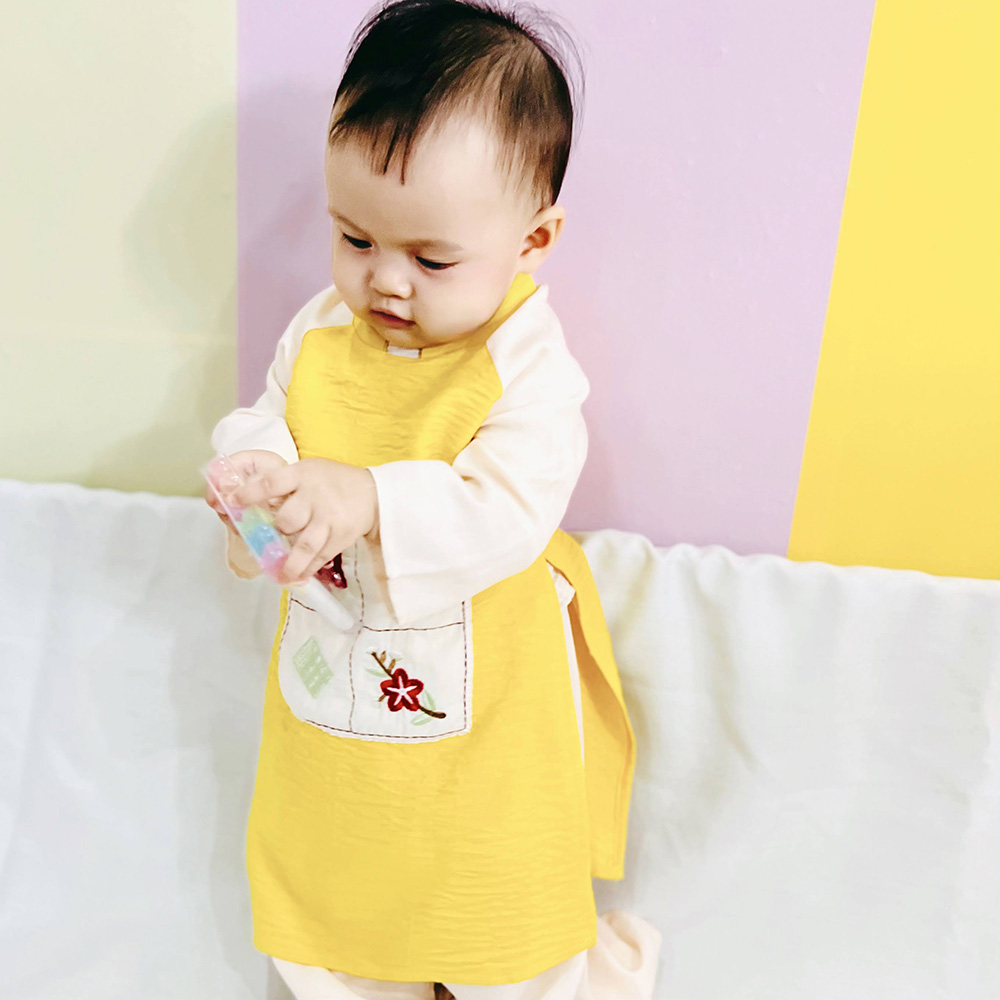 Áo dài Vàng bé trai bé gái thêu Tết chất đũi phối lụa vân mây mềm mát thấm hút tốt MamLa
