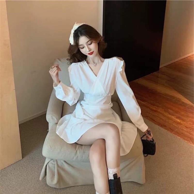 Đầm nữ dự tiệc với thiết kế cổ V và chiết phần eo giúp tôn dáng và che mỡ bụng hiệu quả