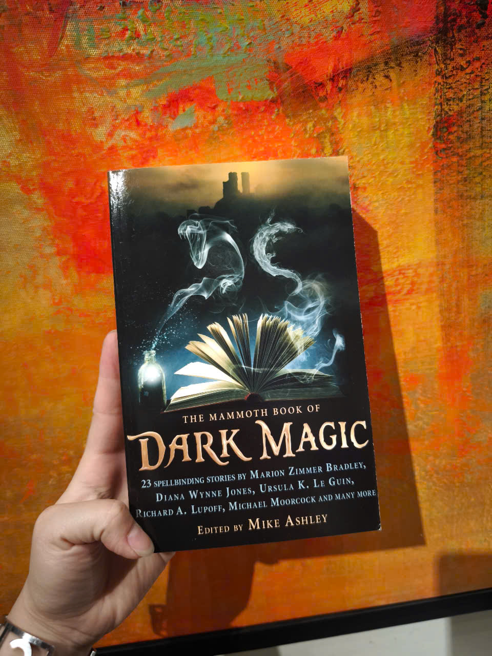 Sách -The Mammoth Book of Dark Magic by Mike Ashley - Fantasy /Short Stories /Anthologies in English