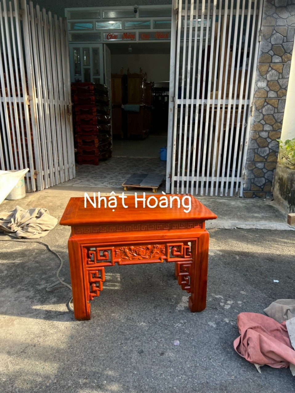 Bộ án giang thờ đẹp hiện đại gỗ tràm bông vàng.bàn thờ gia tiên,bàn thờ bàn cúng 1m27 và 1m54