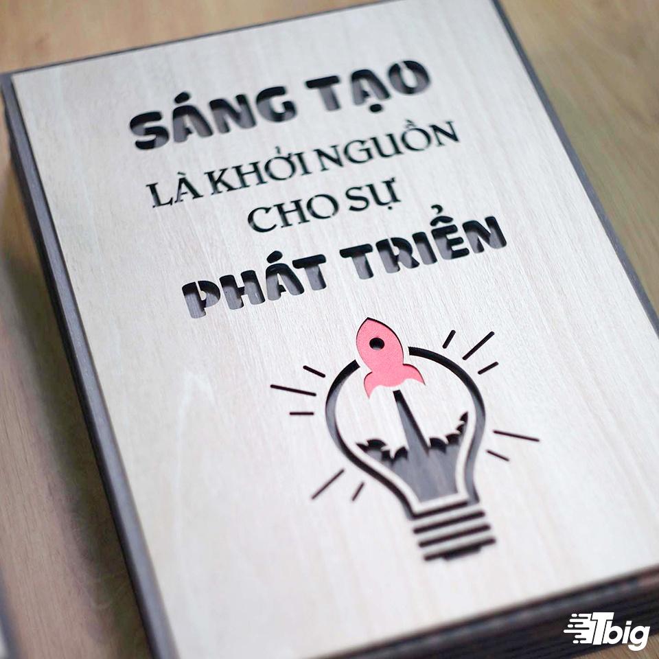 Tranh động lực - Sáng tạo là khởi nguồn của phát triển 20x27cm