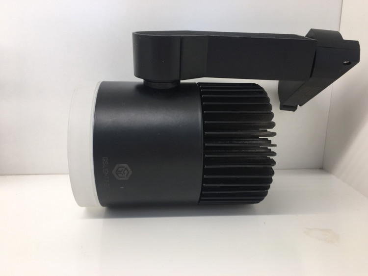 Đèn LED Rọi Ray 30W GSRR30 GS Lighting (Vỏ đen ánh sáng vàng)