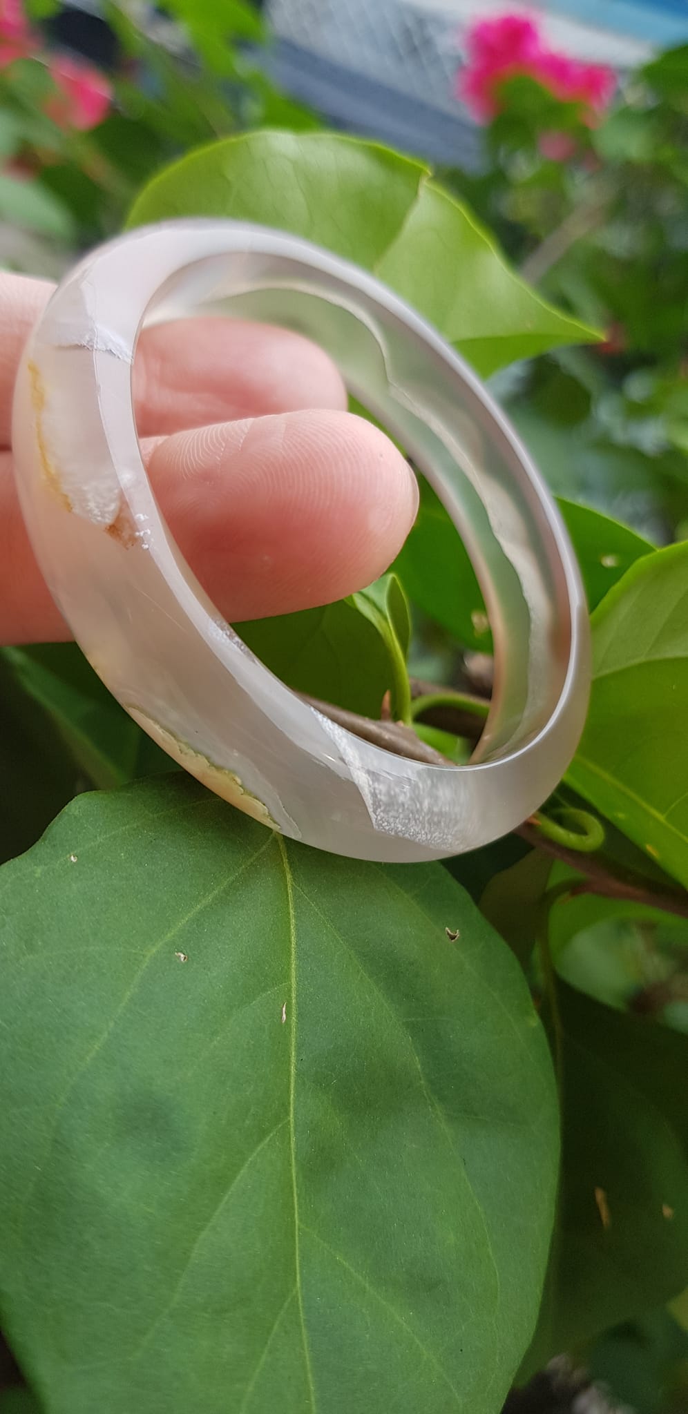 Vòng tay phong thuỷ Nữ Bản Hẹ Đá Mã Não Trắng trong vân hoa đẹp Vòng màu trắng trong Ni 50mm x Cao 12mm x dầy 6,5mm Hợp nữ mệnh kim mệnh Thủy ạ