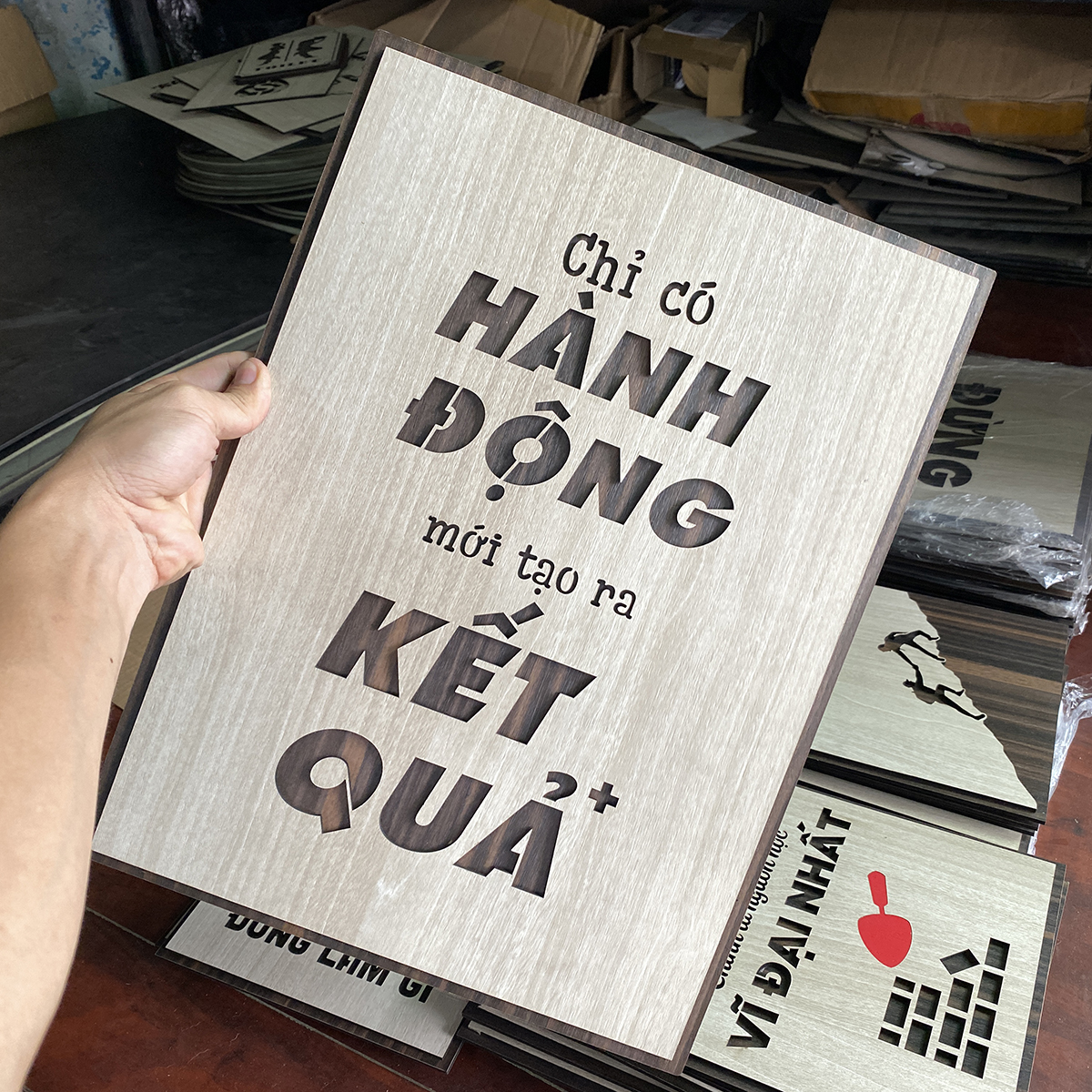 Tranh treo tường bằng Gỗ handmade khắc laser chữ slogan tạo động lực TBIG033 "chỉ có hành động mới tạo ra kết quả"