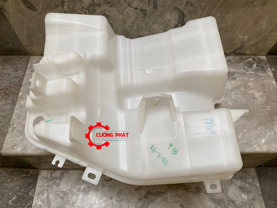 Bình nước rửa kính Mitsubishi Triton 2015-2018 8260A349