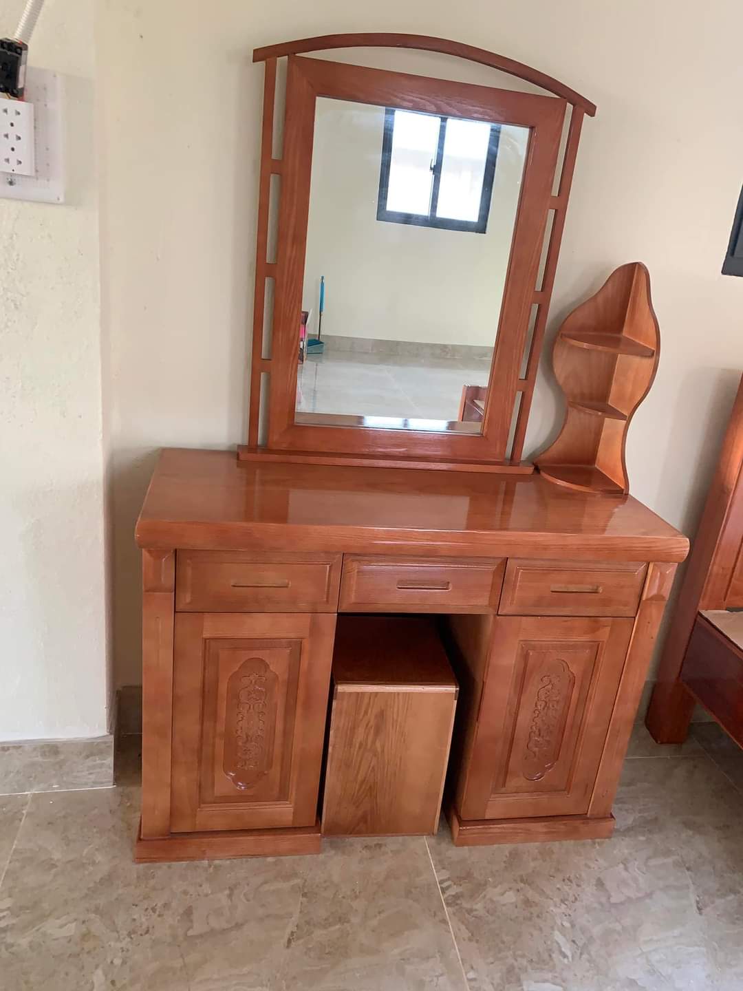 Bàn phấn Juno Sofa gỗ xoan đào ngang 1m