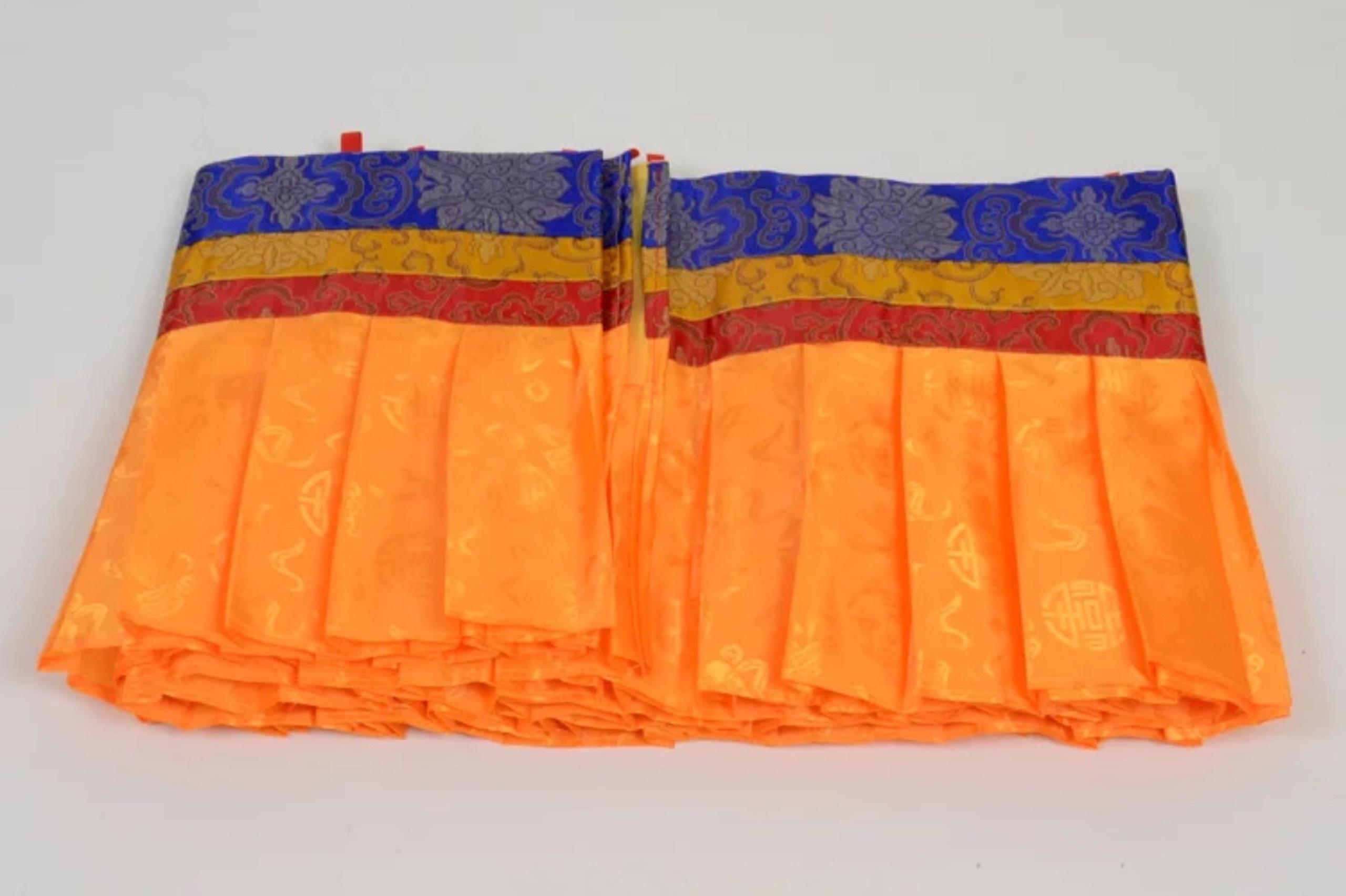 Rèm quây ngũ sắc