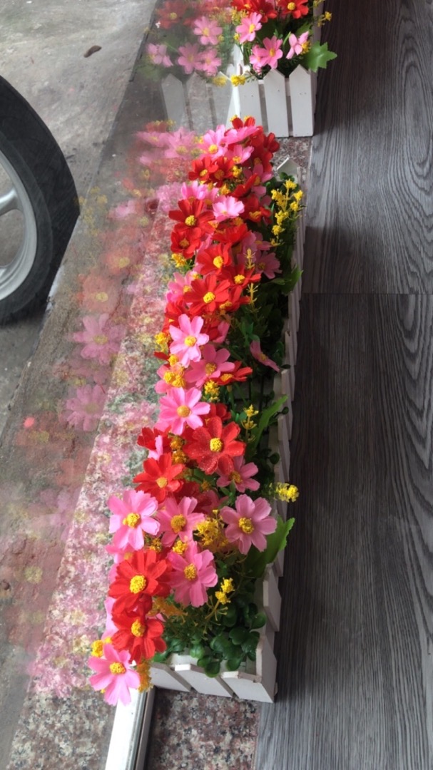 Chậu hoa giả trang trí – Nhiều mẫu mã – Chậu hàng rào cắm sẵn cây giả, hoa lụa decor – Rộng 10 cm – Dài từ 30 đến 50 cm – Cao từ 15 đến 30 cm