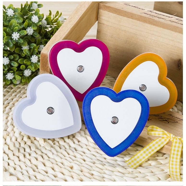 Đèn Gắn Tường Mini Tiết Kiệm Điện Hình Trái Tim
