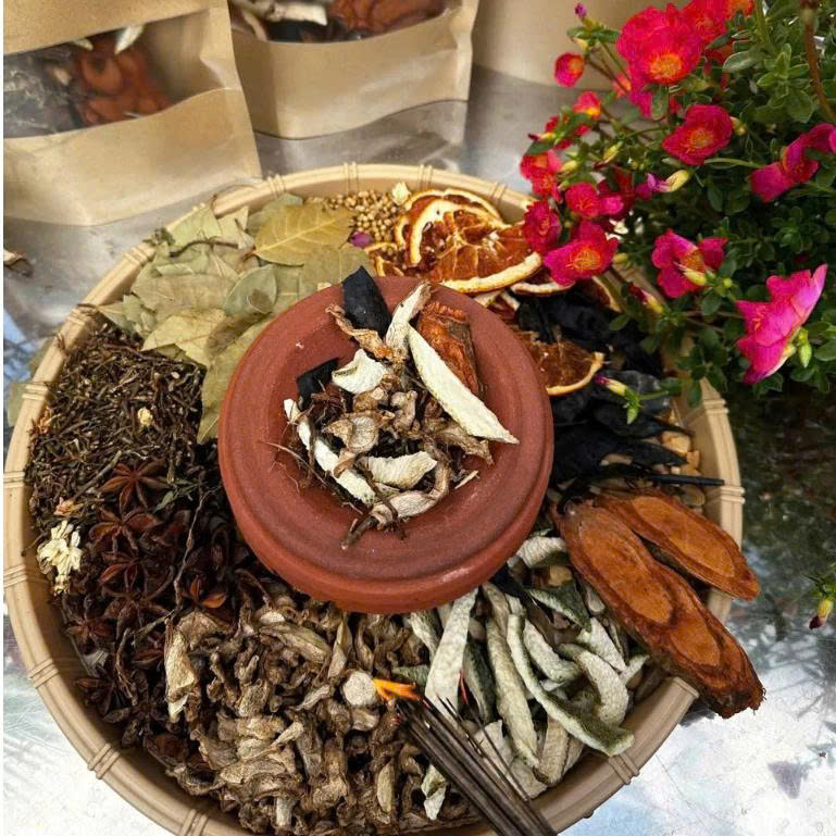 Thảo  dược  xông nhà  ,  thanh lọc không khí ,  tẩy uế , chiêu tài  may mắn cho gia chủ