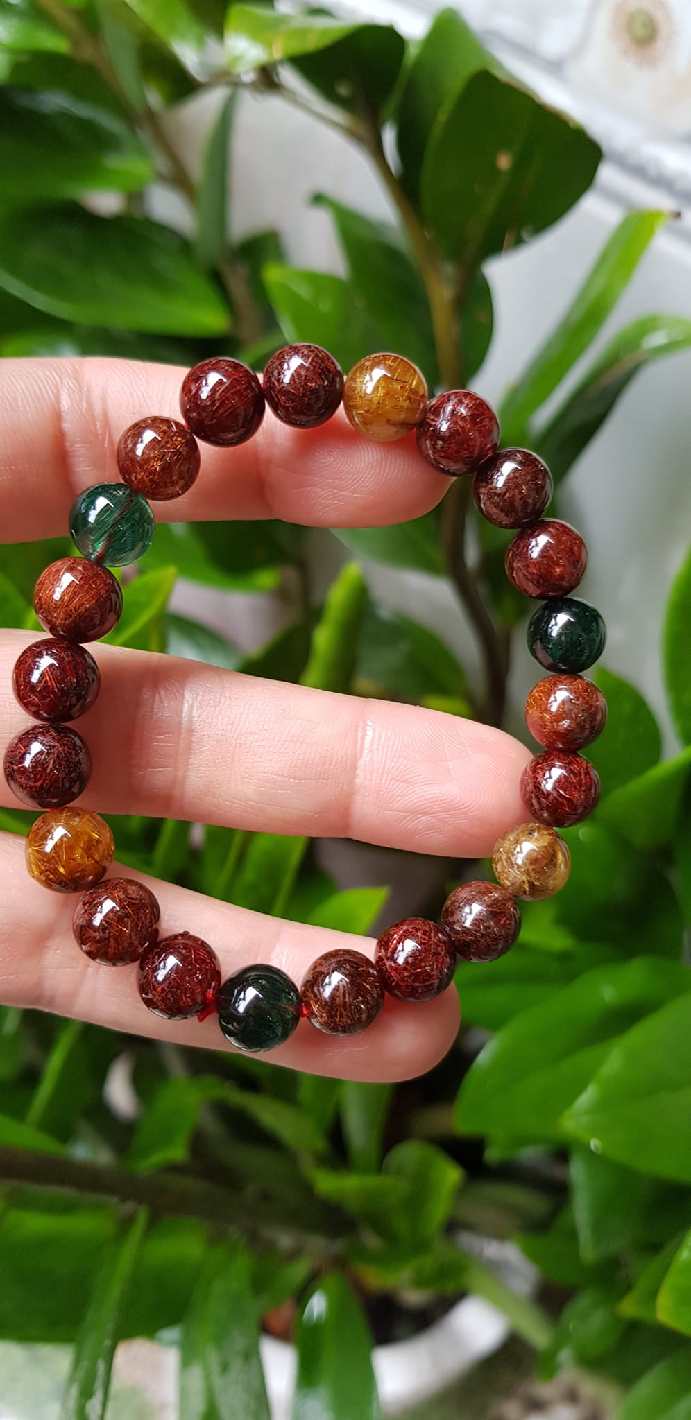 Vòng tay phong thủy đá thạch anh tóc tam tài vip 8li5 hay 8,5mm tuyệt phẩm tuyệt đẹp thiên nhiên ban tặng có tác dụng chiêu tài hút lộc vòng thạch anh tóc màu sắc sang trọng đẹp quyến rũ quyền lực ý nghĩa may mắn, tài lộc tiền tài và sức khỏe ạ