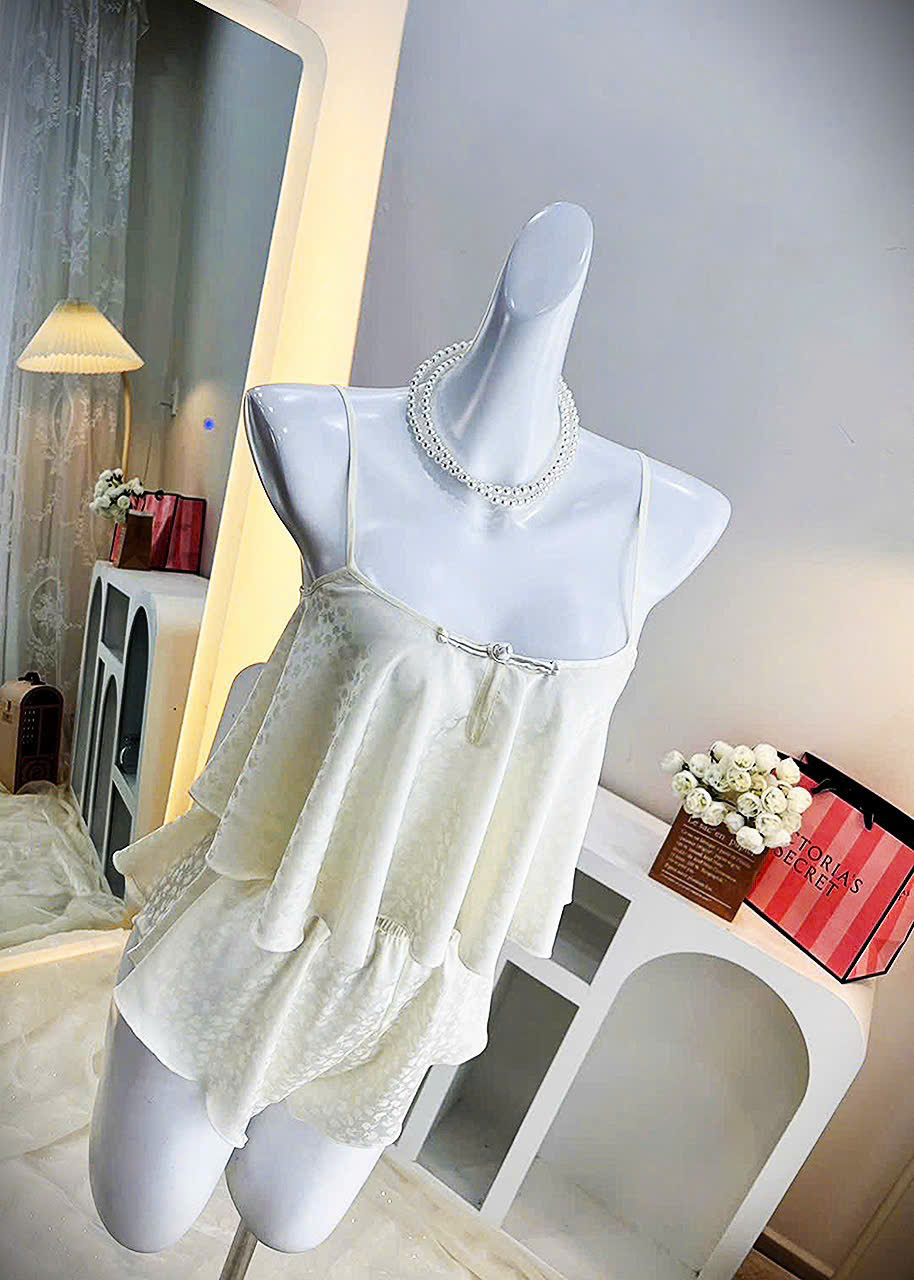 Bộ Đồ Ngủ Lụa Quảng Châu Hai Dây Cao Cấp In Hoa Xinh Xắn