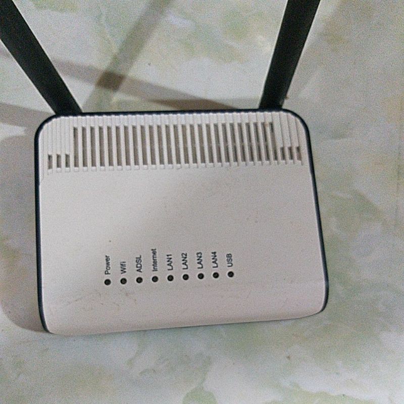 Bộ phát sóng Wifi 2 râu tốc độ Wi-Fi chuẩn N 300Mbps