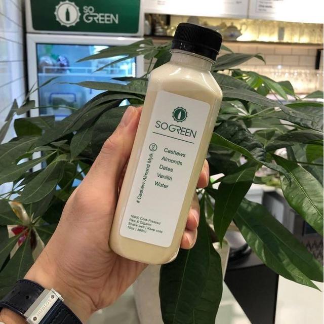 Chai Nhựa Vuông Nắp Đen Đựng Trà Sữa, Sữa Chua, Sinh Tố, Nước Detox Dung Tích 330ml