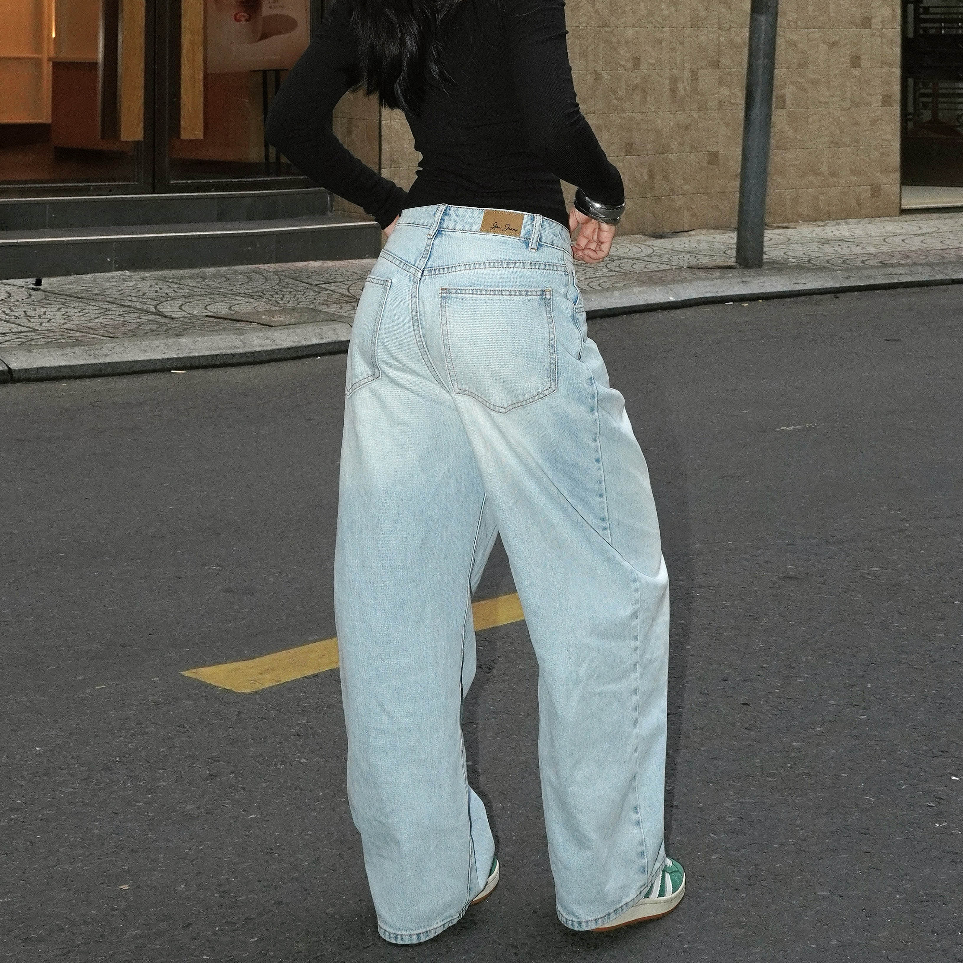 Quần jeans ống rộng balloon màu Lila Blue Aaa Jeans