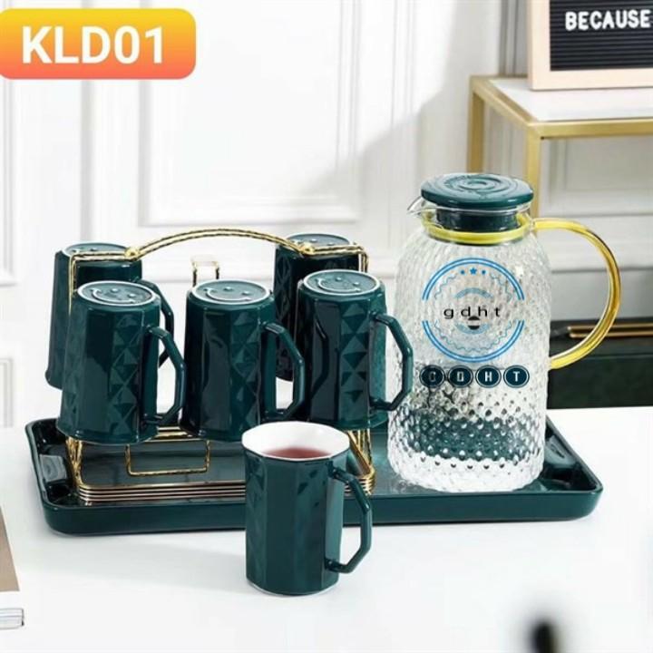 COMBO BÌNH THỦY TINH ĐỰNG NƯỚC UỐNG KÈM 6 CỐC, GIÁ TREO CỐC, KHAY SỨ MÀU XANH CỔ VỊT CHỊU NHIỆT CAO CẤP