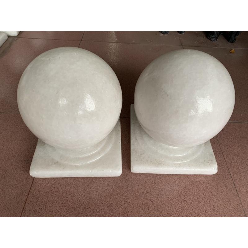 Cặp Bi Cầu Để Đầu Trụ Đá Cẩm Thạch Trắng - cao 25cm, ngang 18cm