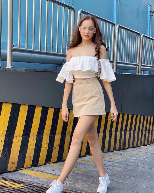 Áo croptop trễ vai bèo tay loe