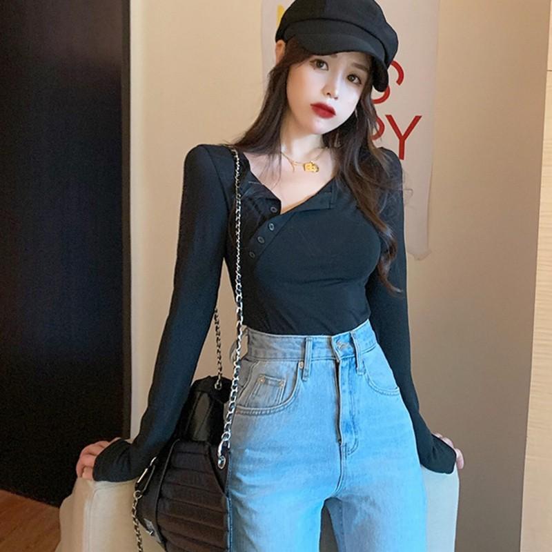 Áo thun nữ tay dài phối nút màu trơn