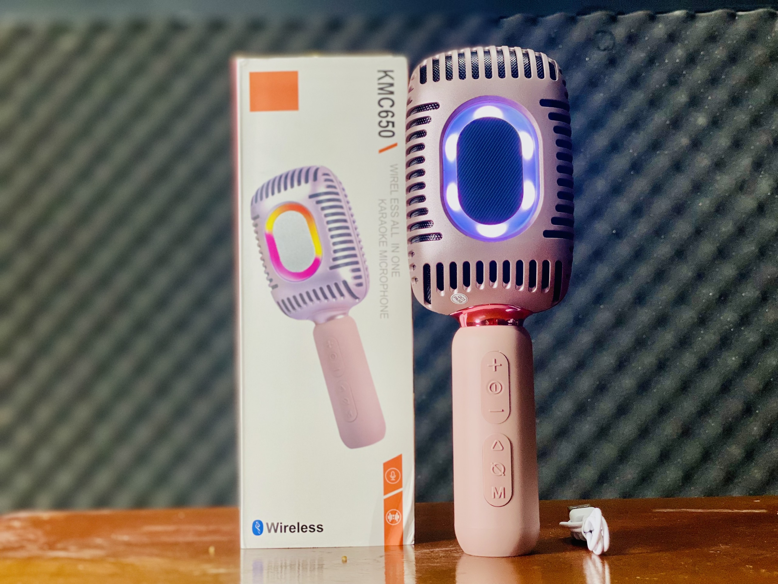Micro Karaoke Kết Hợp Loa KMC650 - Kết Nối Bluetooth, Vui Hát Mọi Lúc, Mọi Nơi! Người Bạn Đồng Hành Tuyệt Vời Cho Những Buổi Tiệc, Hàng Chính Hãng