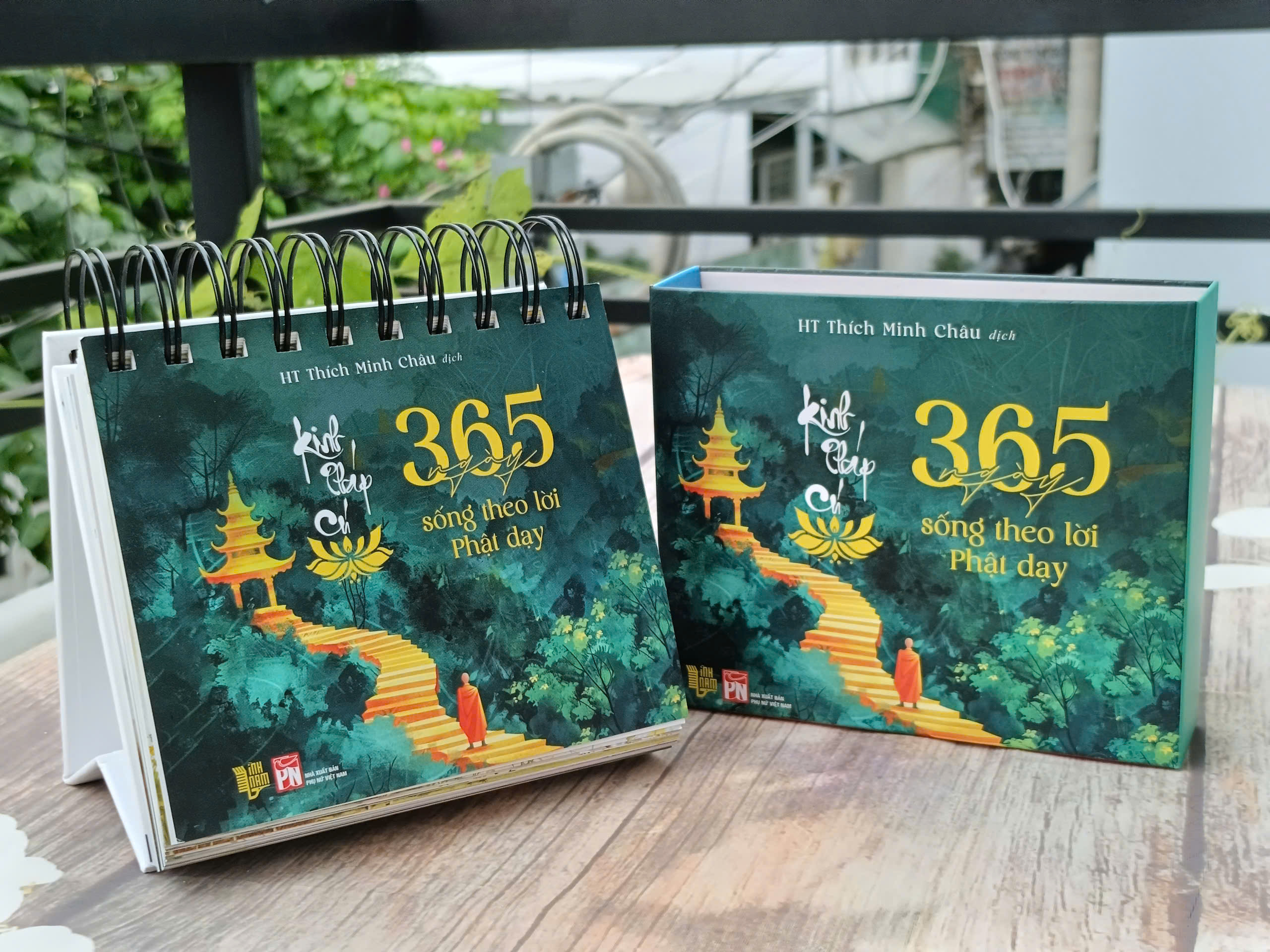 Kinh Pháp Cú - 365 ngày sống theo lời Phật dạy (bản cao cấp, in màu)