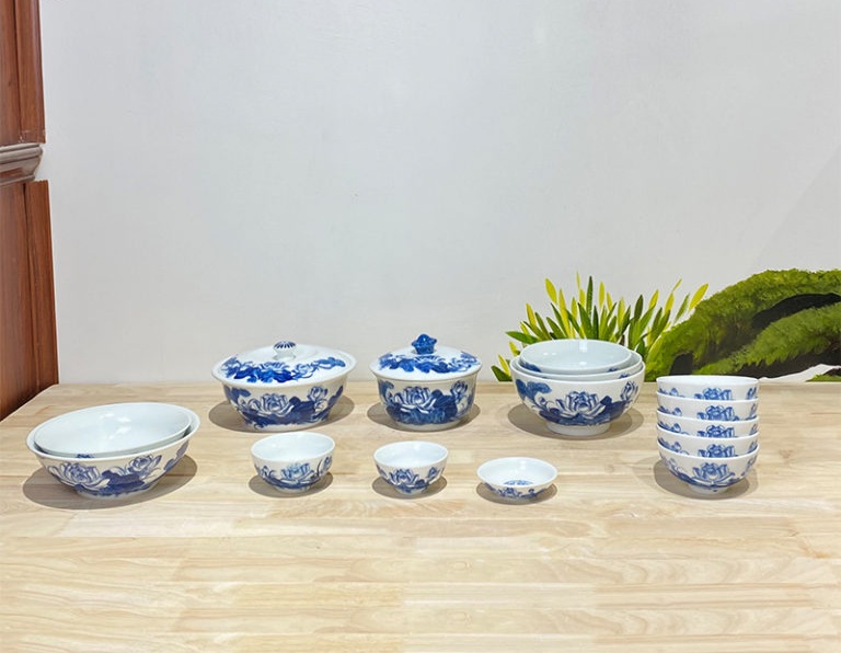 BỘ BÁT ĐĨA MEN LAM VẼ SEN .