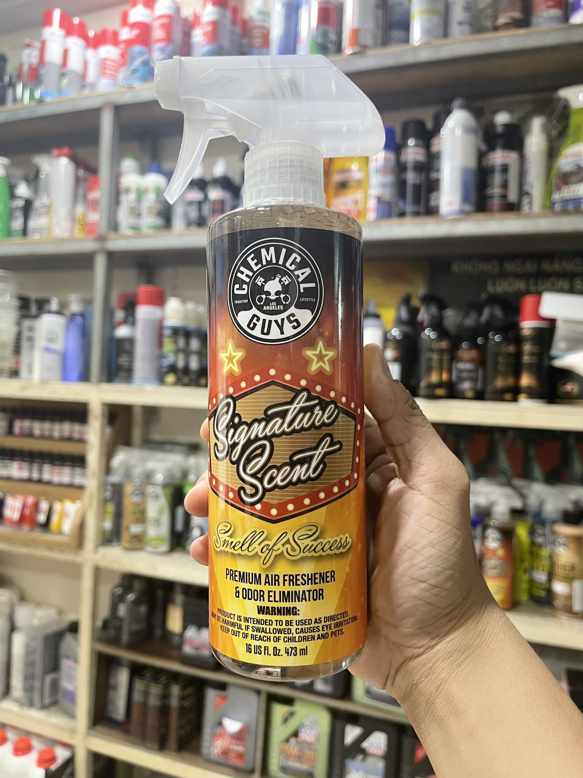 XỊT KHỬ MÙI HƯƠNG TÌNH NỒNG CHEMICAL GUYS STRIPPER SCENT PREMIUM AIR FRESHENER AND ODOR ELIMINATOR (16 OZ)