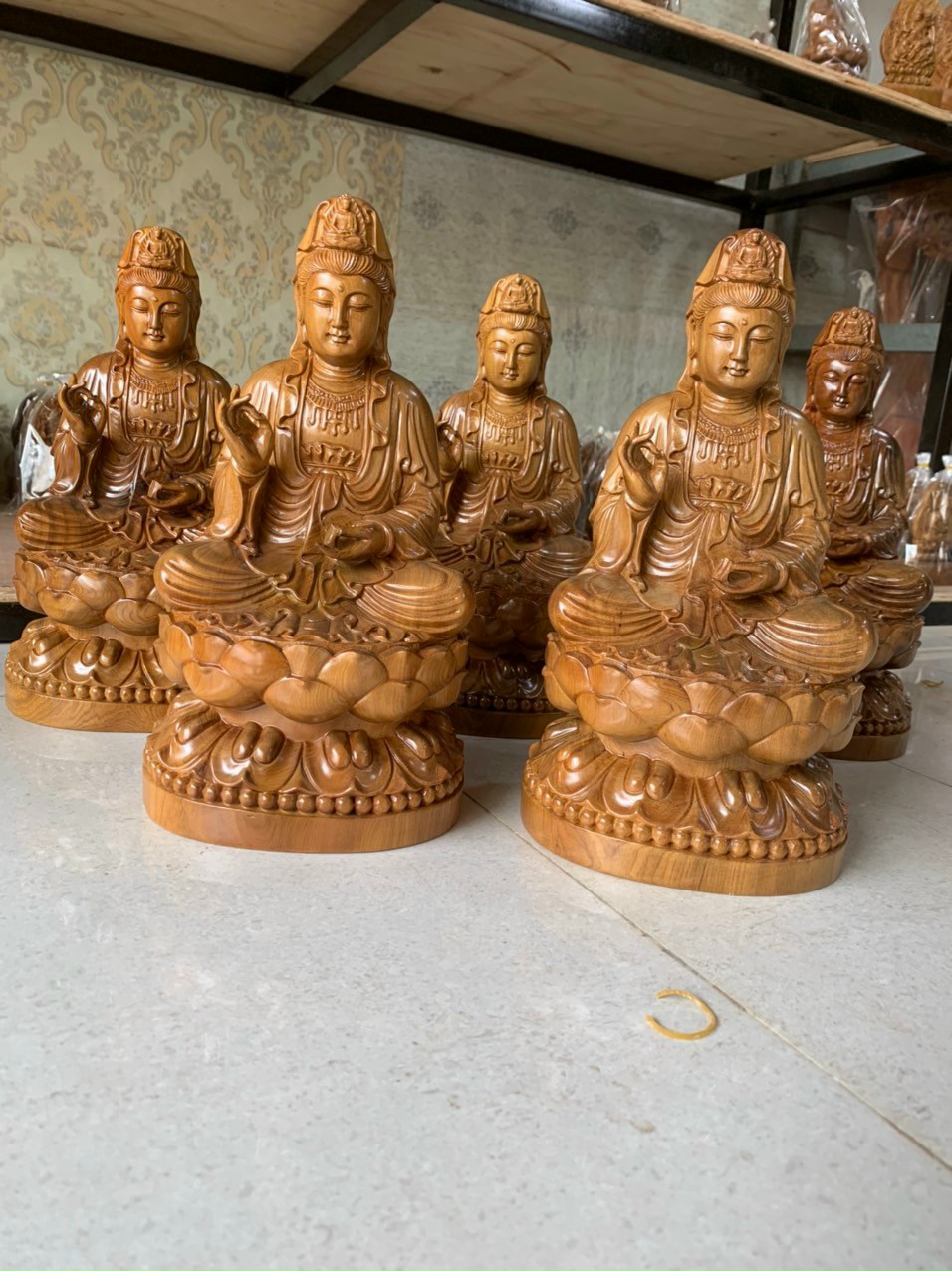 Tượng phật bà quan âm bồ tát bằng gỗ bách xanh thơm phức kt cao 40×21×20cm