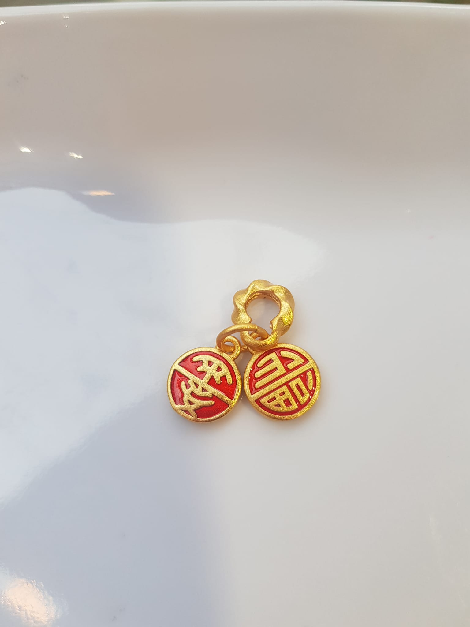 Phụ Kiện Nữ Charm vòng đeo tay xinh Hình 2 đồng tròn đỏ kiểu may mắn các chị em phối vào vòng tay của mình ạ Size đồng tròn kiểu size ngang 10mm x dầy 2mm ạ